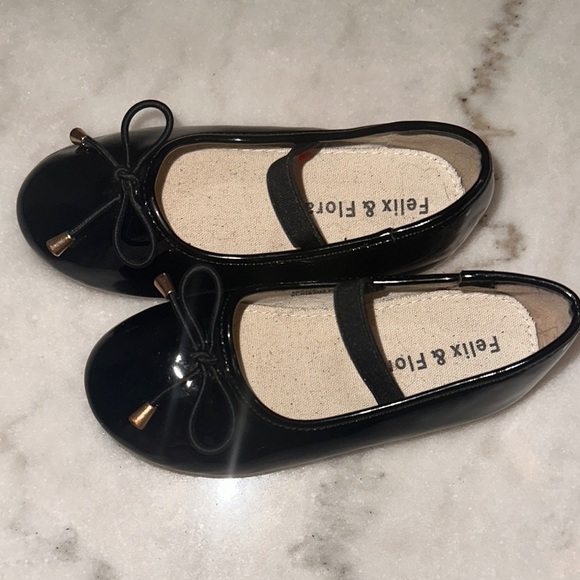 Feliz and flora Elegant Black Dress girl Shoes with Bow Detail‎ size 9 - Picture 2 of 5